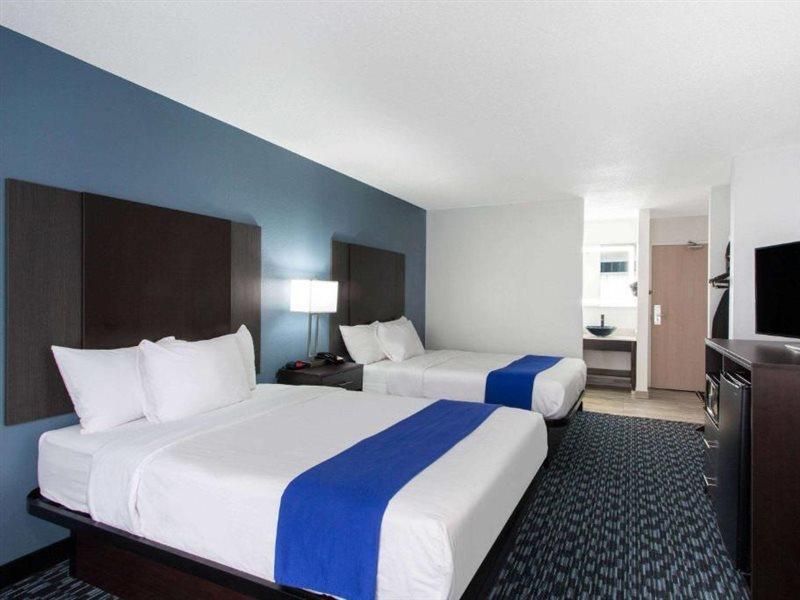 Baymont By Wyndham Charlotte University Экстерьер фото