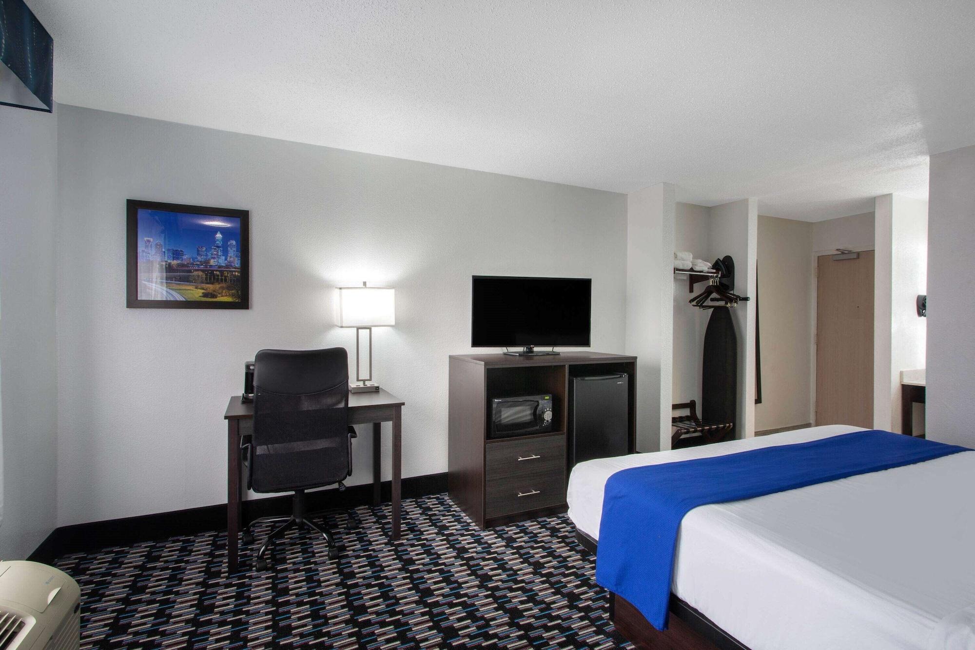 Baymont By Wyndham Charlotte University Экстерьер фото