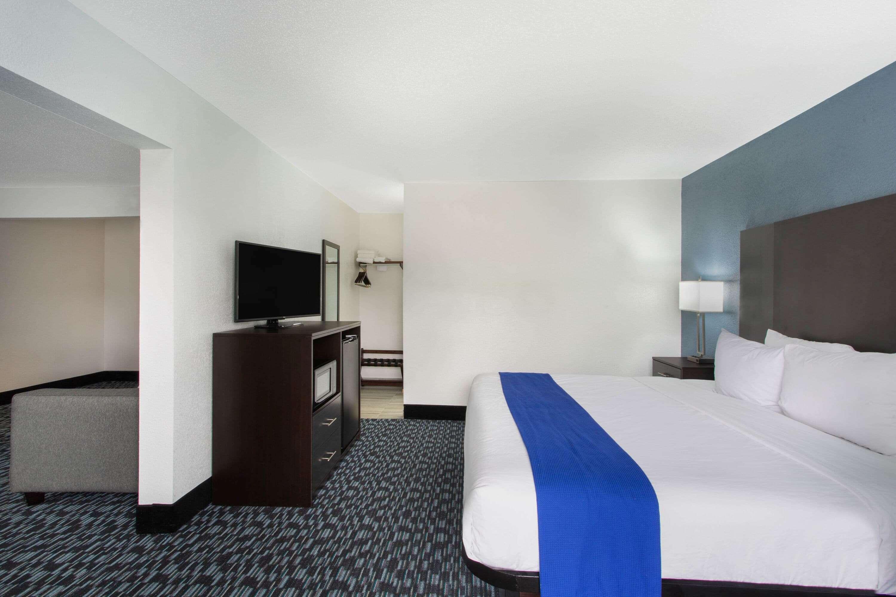 Baymont By Wyndham Charlotte University Экстерьер фото