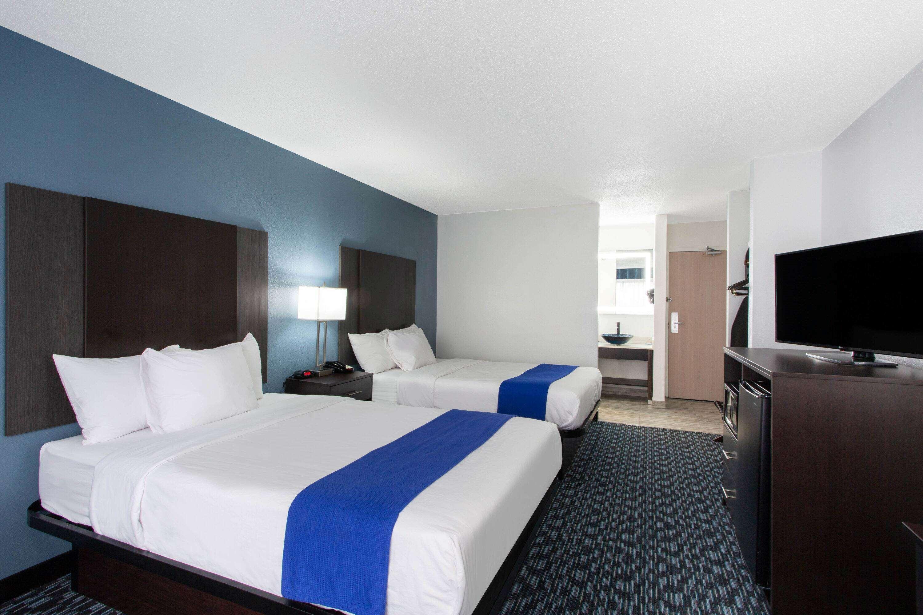 Baymont By Wyndham Charlotte University Экстерьер фото