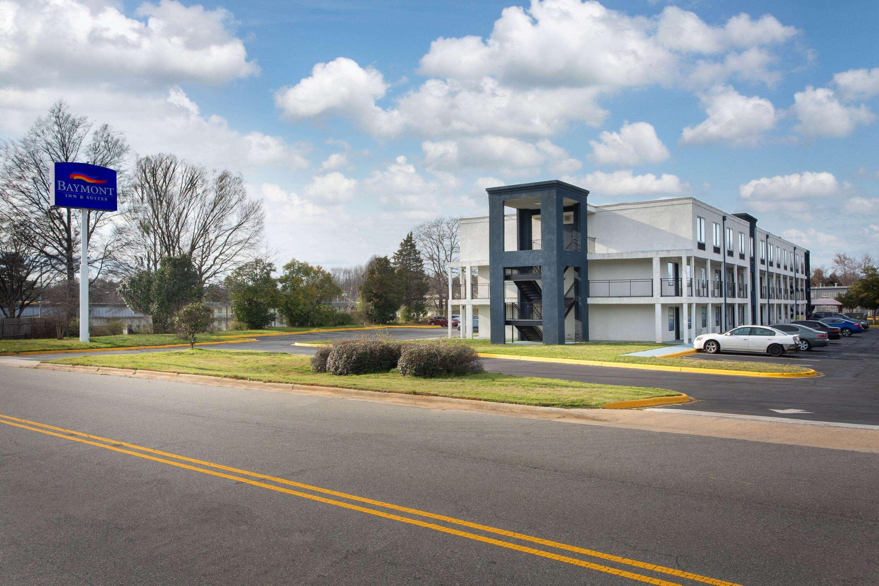 Baymont By Wyndham Charlotte University Экстерьер фото